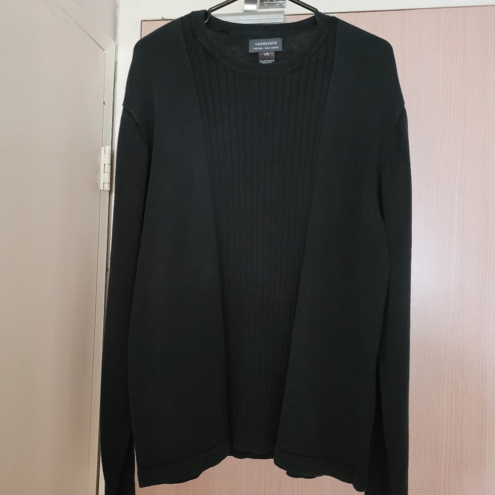 GENTLY USED VANDERBILT FOR MEN, LONG SLEEVE PULL OVER, LARGE!!!